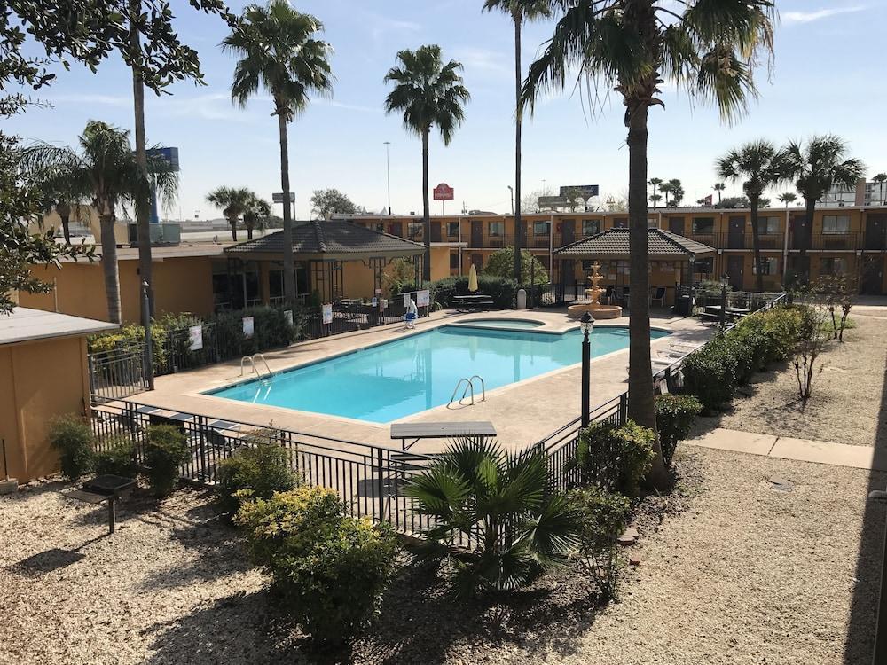 Americas Best Value Inn Ларедо Экстерьер фото