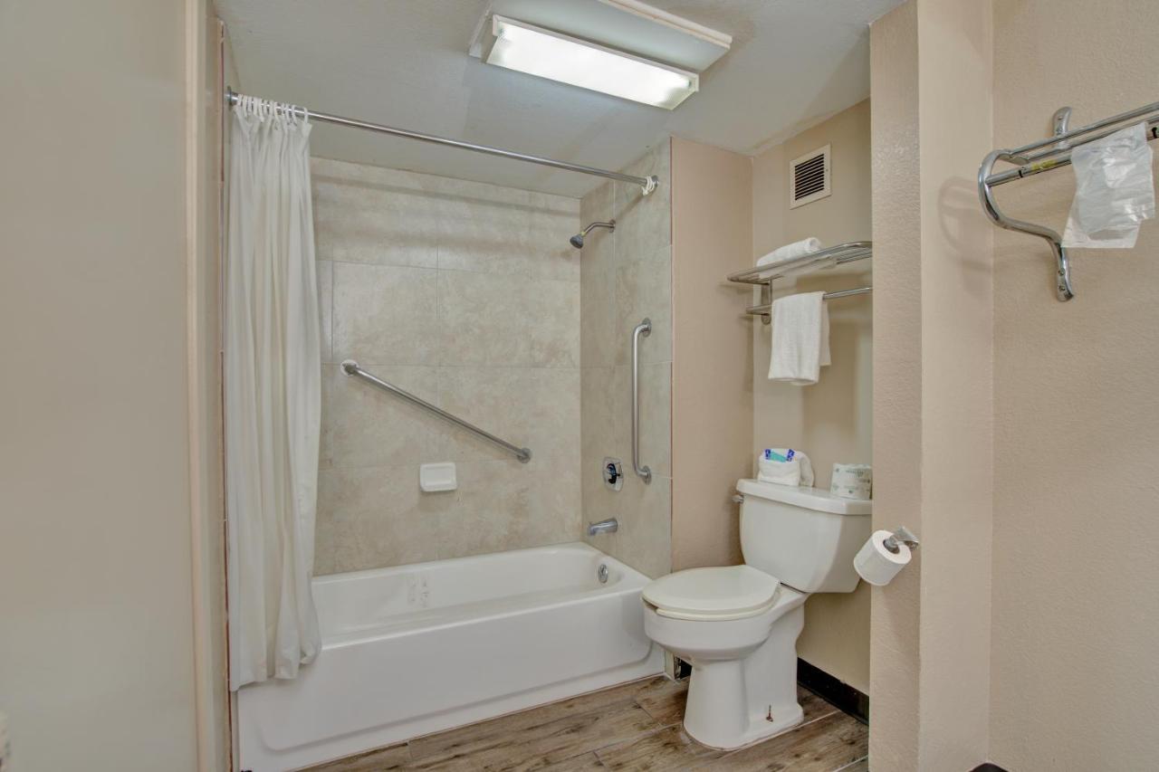 Americas Best Value Inn Ларедо Экстерьер фото