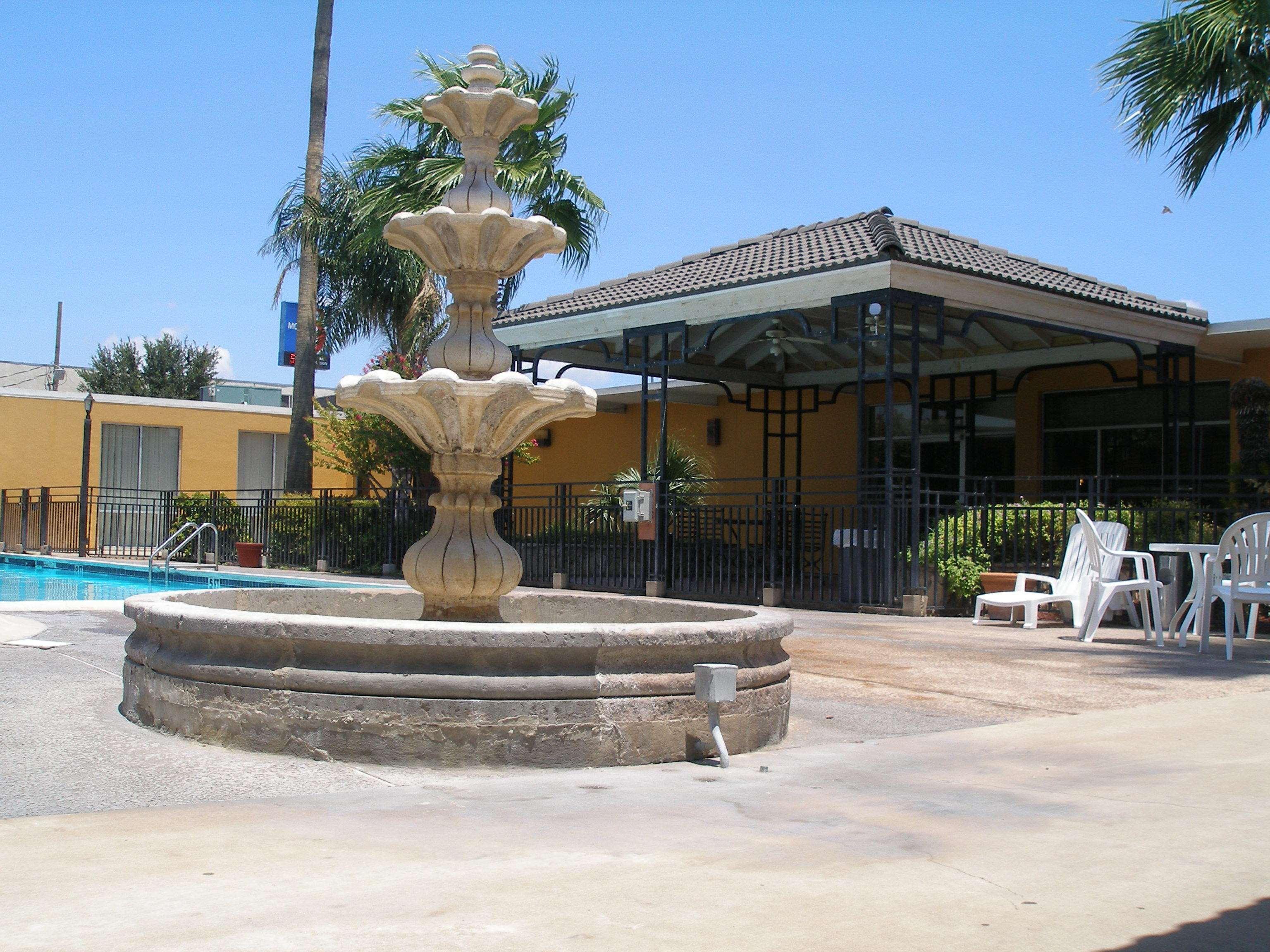 Americas Best Value Inn Ларедо Экстерьер фото