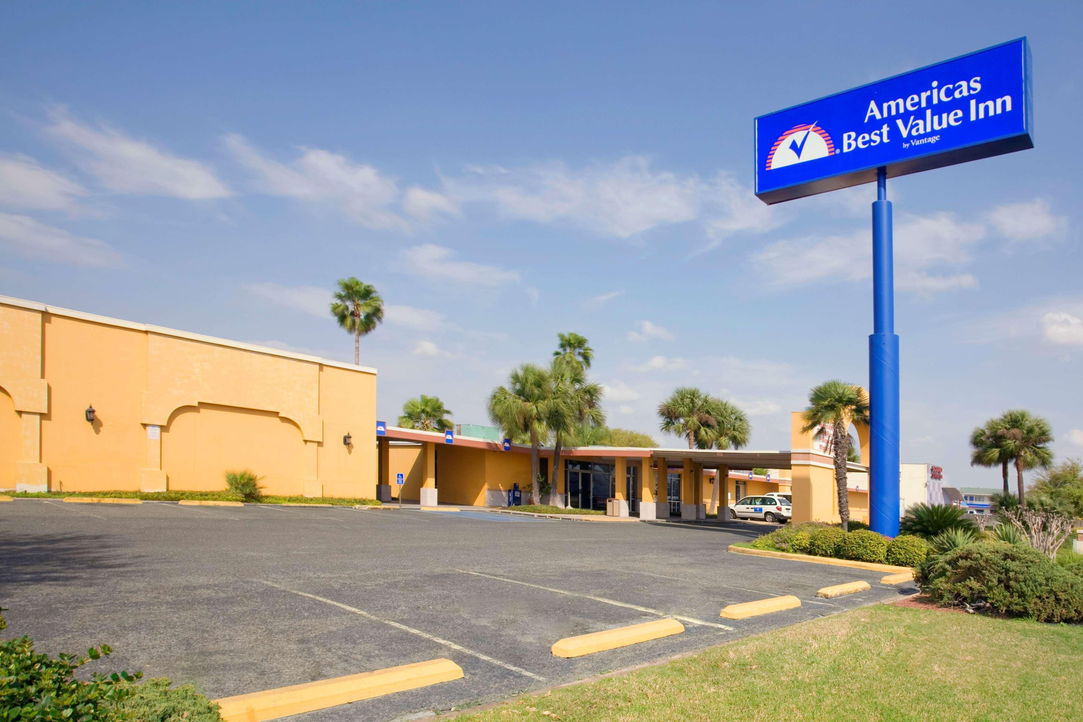 Americas Best Value Inn Ларедо Экстерьер фото