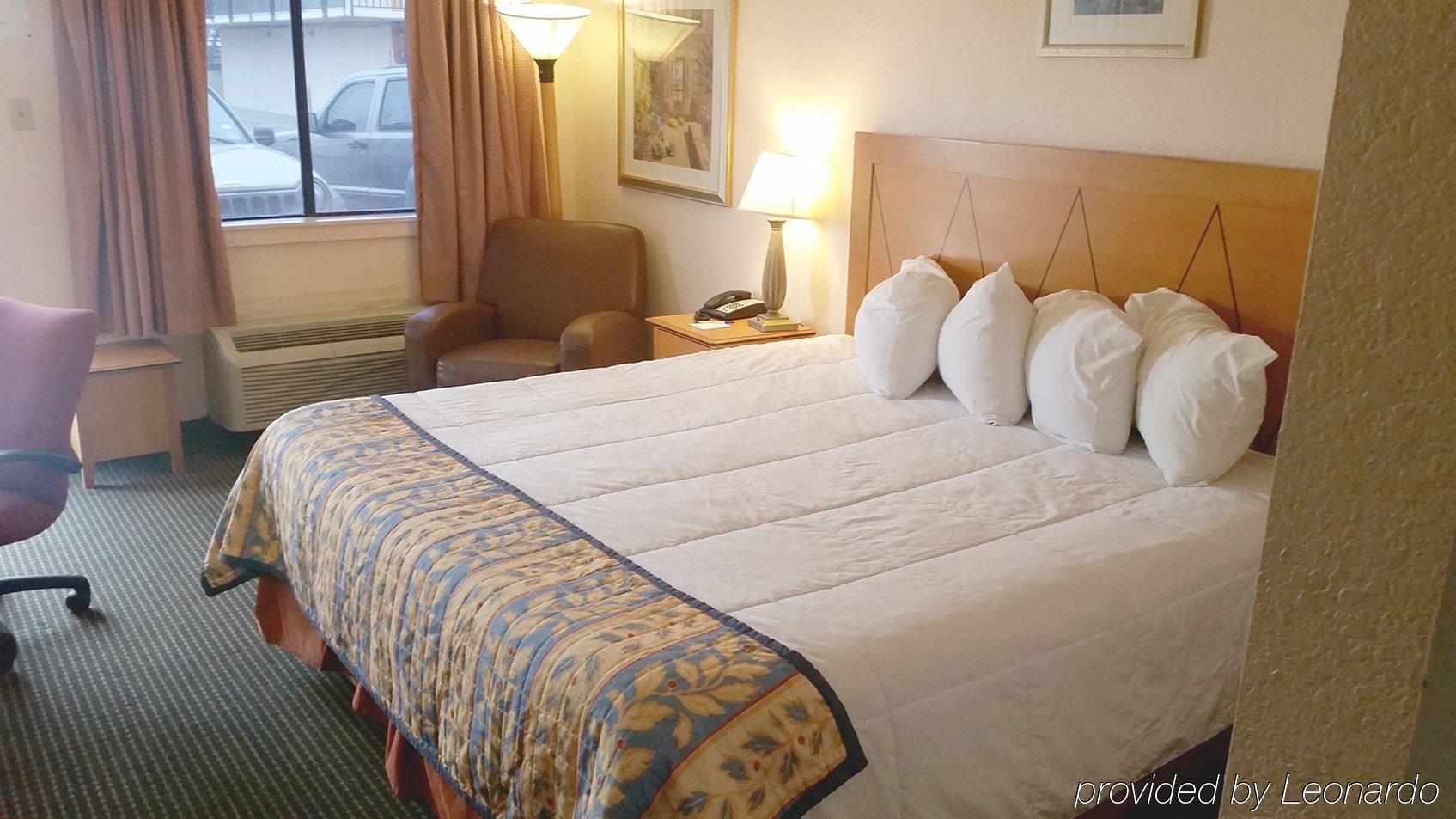 Americas Best Value Inn Ларедо Экстерьер фото