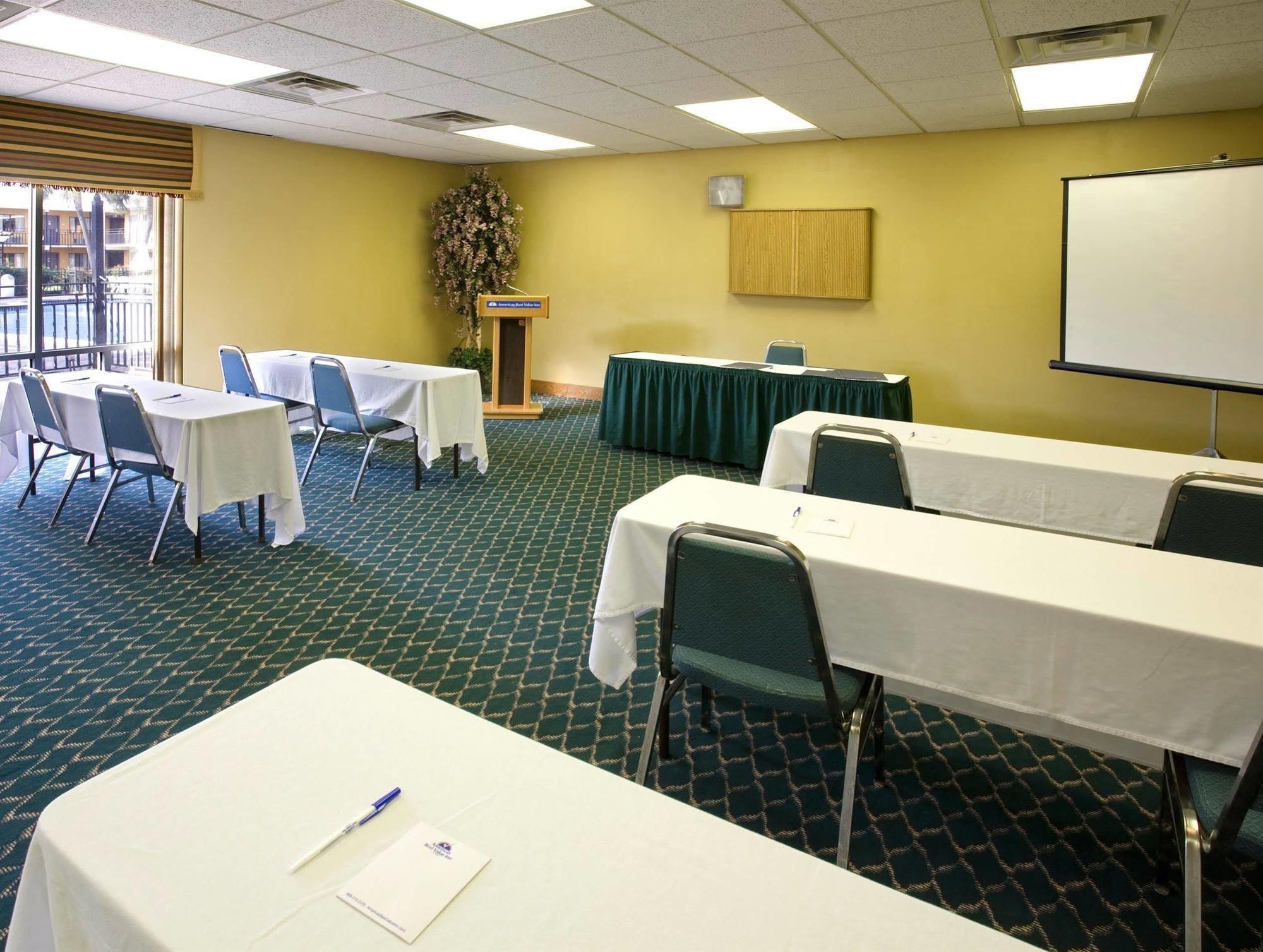 Americas Best Value Inn Ларедо Экстерьер фото