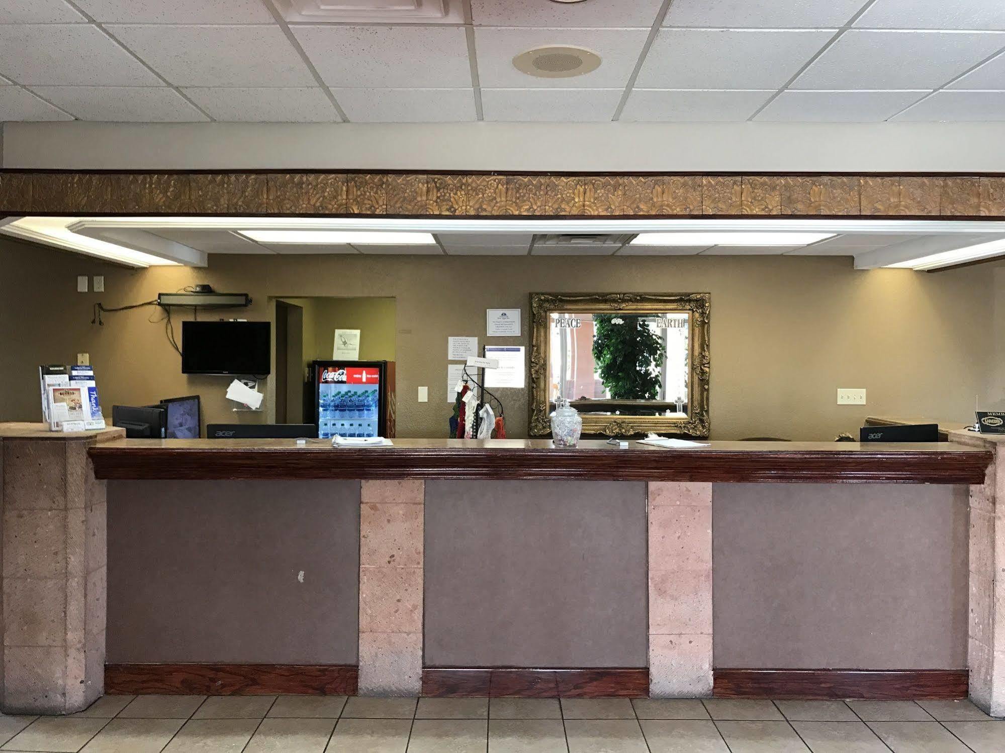 Americas Best Value Inn Ларедо Экстерьер фото