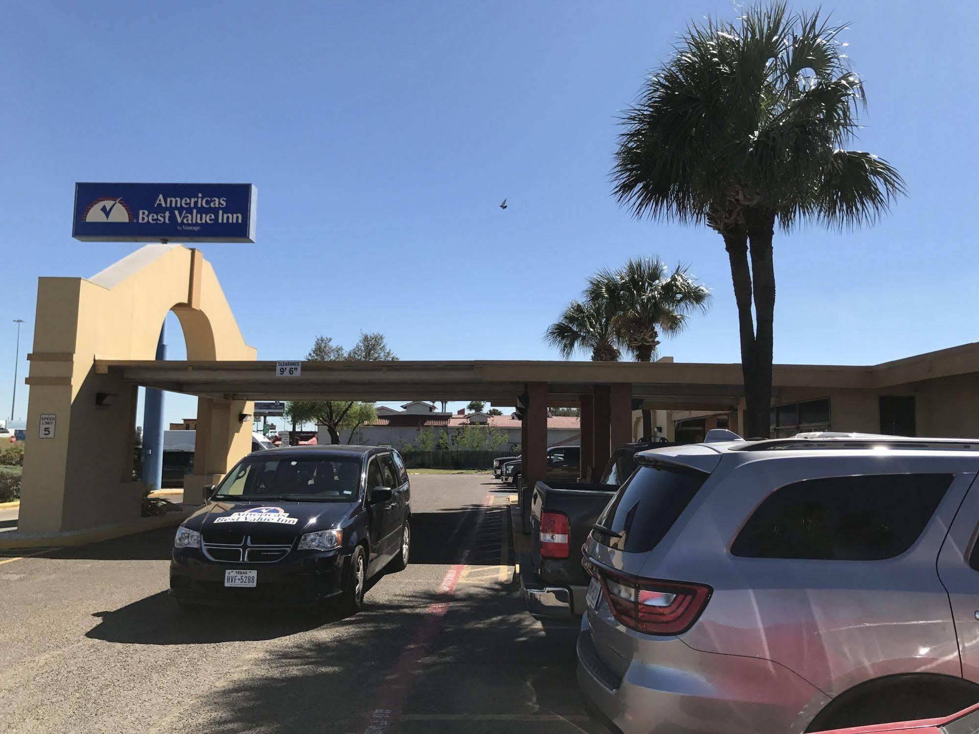 Americas Best Value Inn Ларедо Экстерьер фото