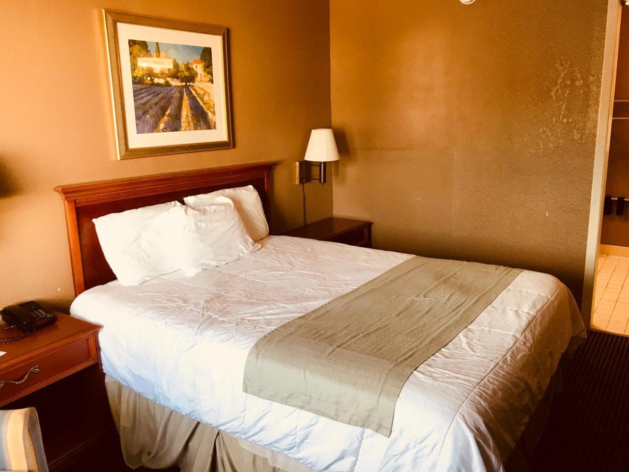 Americas Best Value Inn Ларедо Экстерьер фото